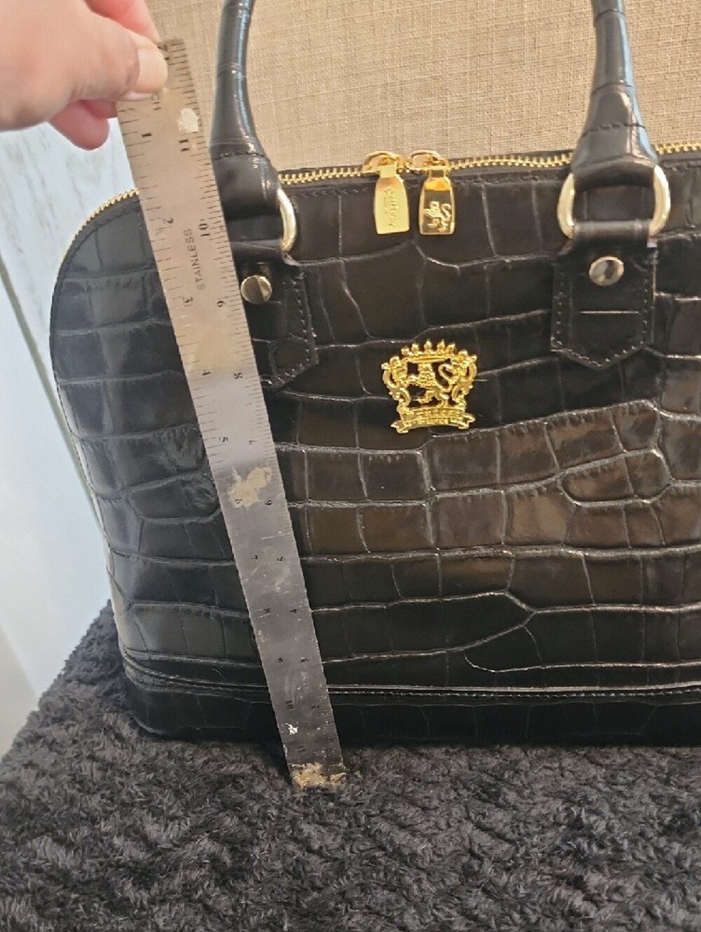 Pratesi FIRENZE Leather Satchel with Gold Hardware - Picture 3 of 6